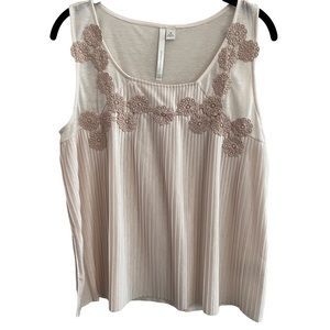 Lauren Conrad Beige Embroidered accordion top. Size M